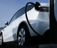 E-Automarkt in Europa zieht weiter an - Tesla-Absatz bricht ein