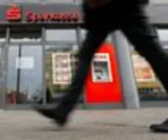 Sparkassen erwarten nach Zinssenkungen für 2025 etwas weniger Gewinn