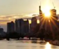 Industrie stoppt Auftragsrückgang - Auslandsnachfrage zieht an