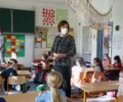 Umfrage - Deutsche bewerten Schulen mit der Note 3,01