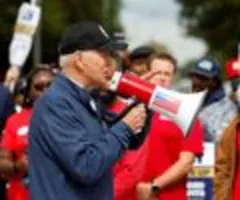 Biden schließt sich streikenden Arbeitern vor GM-Werk an