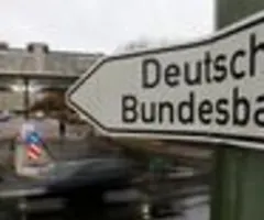 Deutsche-Bank-Chef Sewing verdient nach Rekordjahr mehr Geld