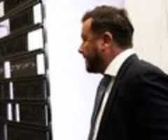 Signa-Gründer Benko muss in Untersuchungshaft bleiben