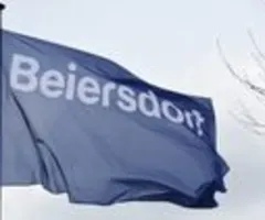 Beiersdorf steigert Umsatz kräftig und hebt Prognose an
