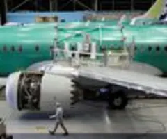 Neues Problem - Triebswerksverkleidung einer Boeing 737 löst sich beim Start
