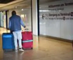 Nach Cyberangriff - Verspätungen am Berliner Airport