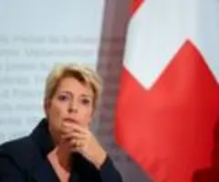 Schweiz: UBS-Chef und Finanzministerin beharren auf Kapital-Standpunkten