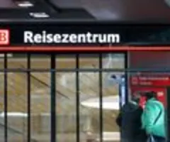 Zug statt Auto - Nachfrage bei Bahn zieht wegen hoher Tankstellenpreise an