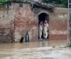 Indien will Staudamm öffnen - Pakistan bringt Zehntausende in Sicherheit