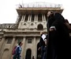 Falsche Prügelei, echter Betrug: Bank of England warnt vor KI-Video