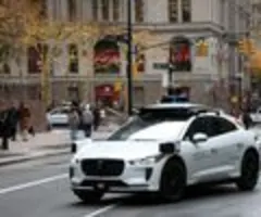 Alphabet-Tochter Waymo ruft fast 3900 Robotaxis in den USA zurück