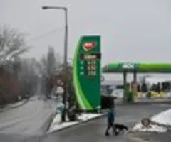 Ungarn könnte Serbien bei Raffinerie-Problemen wegen Russland-Sanktionen helfen