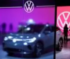 Volkswagen fährt Produktion wieder hoch - IT-Störung behoben