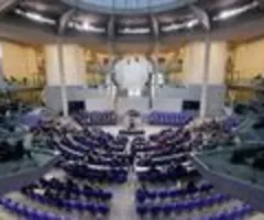 Bundestag beschließt höhere Lkw-Maut