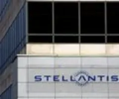 Autovermieter Sixt kauft in großem Stil bei Stellantis ein