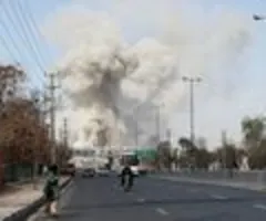 Heftige Angriffe auf Teheran - Trauerfeier für Chamenei verschoben