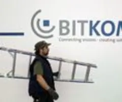 Bitkom: Preise und Nutzungsdauer von Smartphones steigen