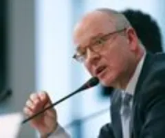 Ex-Commerzbank-Chef Blessing wird Kanzler-Beauftragter für ausländische Investitionen