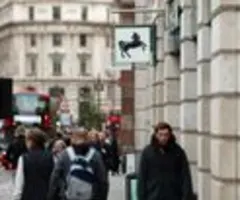 Skandal um Auto-Finanzierungen lastet auf britischer Bank Lloyds