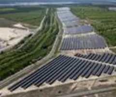Umbau der Stromnetze - Besitzer von Solaranlagen sollen mehr zahlen