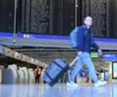 Passagiere müssen für Auslandsflüge tiefer in die Tasche greifen
