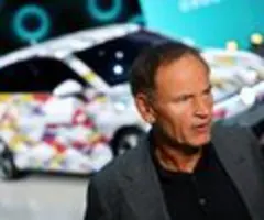 Pfeifkonzert von Beschäftigten für VW-Chef Blumes Sparplan