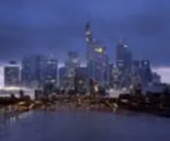 Umfrage: Euro-Wirtschaft wächst - Industrie und Dienstleister legen zu