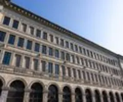 Wachstum der Schweizer Wirtschaft bricht ein - Künftig Gegenwind durch US-Zölle