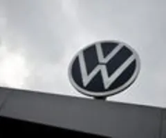 Volkswagen-Mitarbeiter bieten Einsparungen - IG Metall droht VW mit Streik