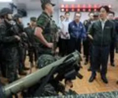 Chinas Militär demonstriert Macht rund um Taiwan - Gelassenheit in Taipeh