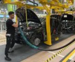 Produktion fällt auf Corona-Niveau - Wirtschaft droht anhaltende Flaute
