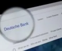 Investoren dringen bei Deutscher Bank auf Kostendisziplin und kritisieren Bezüge