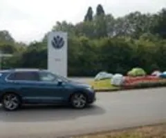 Aufruhr bei Volkswagen - Vorstand droht mit Werksschließungen