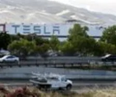 Behörde verklagt Tesla wegen angeblicher Belästigung von schwarzen Mitarbeitern