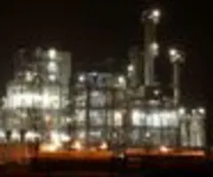 Stimmung in Chemieindustrie steigt erneut - "Kunden stocken Lager auf"