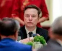 Musk dementiert Bericht über Abspaltung von Teslas China-Geschäft
