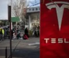 Trump will nach Kurssturz Musk unterstützen und "brandneuen Tesla" kaufen
