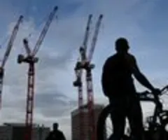 Bauindustrie erwartet 2025 Umsatzminus - Lobby: "bauen, bauen, bauen"