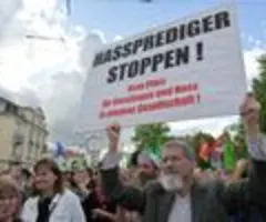 Polizei ermittelt vier Beschuldigte nach Angriff auf SPD-Politiker