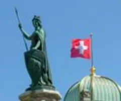 Schweiz entschärft Kapitalregeln für UBS - bleibt bei Auslandsgeschäft aber hart
