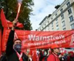 Keine Annäherung in der Metall-Tarifrunde - Warnstreiks