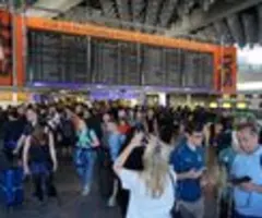Streik legt 13 deutsche Flughäfen lahm - 510.000 Passagiere betroffen
