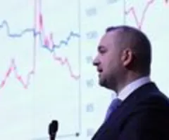 Notenbank in Türkei stoppt Zinssenkungsserie und signalisiert mögliche Erhöhung