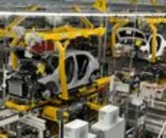 Stimmung in deutscher Autobranche steigt erneut - "Mit Auftragslage zufriedener"