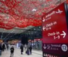 Verdi ruft für Mittwoch zu Warnstreik am Flughafen BER auf