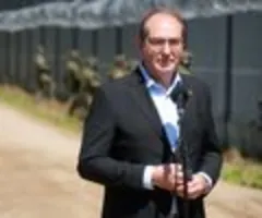 Dobrindt will Asyl-Kurs halten: "Kante, Kurs und Kontrolle"