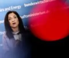 Regierung: Kerosin-Versorgung gesichert - Handlungsbedarf bei Verschärfung