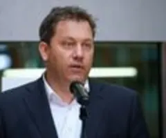 SPD forciert Spritpreis-Debatte mit Übergewinnsteuer und Preisdeckel