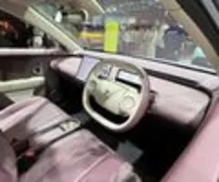 Chinas Automarkt bricht wegen Feiertagen ein - Iran-Krieg bedroht Exporte