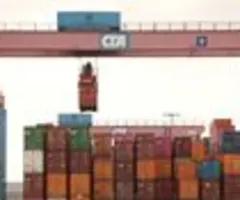 Produktion und Exporte sinken - "Ernüchterung statt Aufbruch"